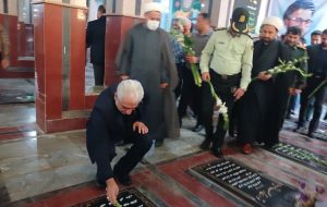 همزمان با هفته دولت انجام شد؛ تجدید میثاق دولتی ها با آرمان‌های شهدا درگچساران+ تصاویر