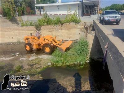 شرکت نفت گچساران متعهد به مسئولیت های اجتماعی؛ لایروبی كانالهای اصلی شهر دوگنبدان به همت ترابری شركت بهرهبرداری نفت و گاز گچساران شرکت نفت گچساران متعهد به مسئولیت های اجتماعی؛ لایروبی كانالهای اصلی شهر دوگنبدان به همت ترابری شركت بهرهبرداری نفت و گاز گچساران