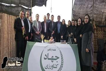 برگزاری جشنواره سیب و انگور دنا برگزاری جشنواره سیب و انگور دنا